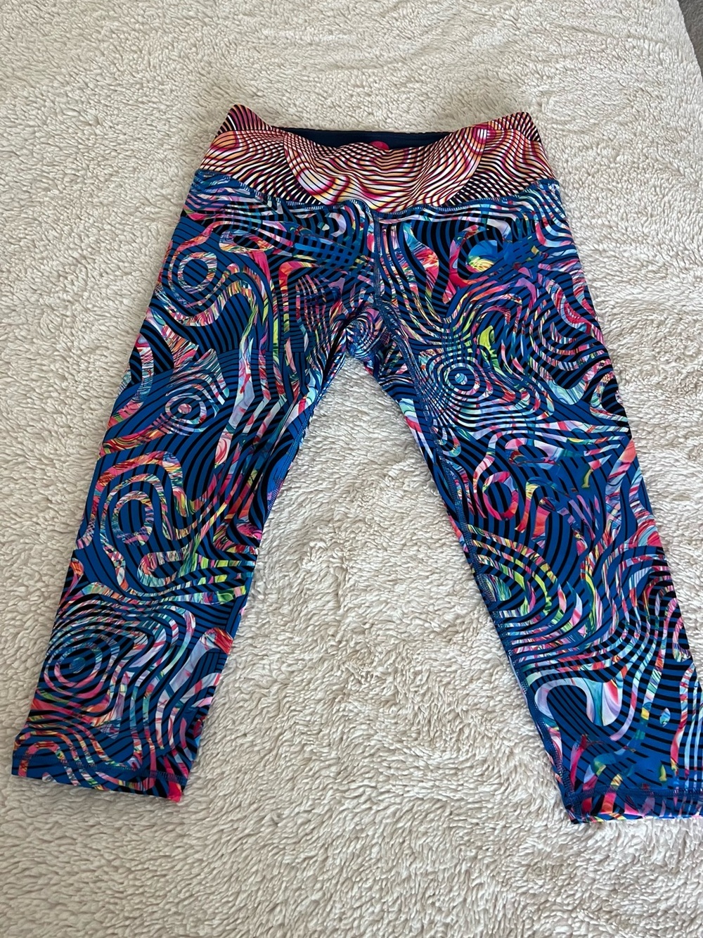 Girls Navy Multicolor Printed Capri Leggings